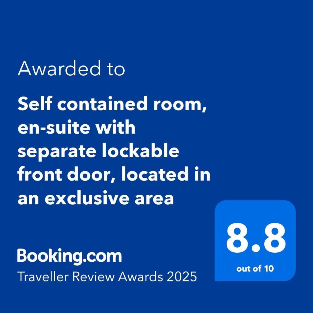 Self Contained Room, En-Suite With Separate Lockable Front Door, Located In An Exclusive Area Wednesbury Kültér fotó